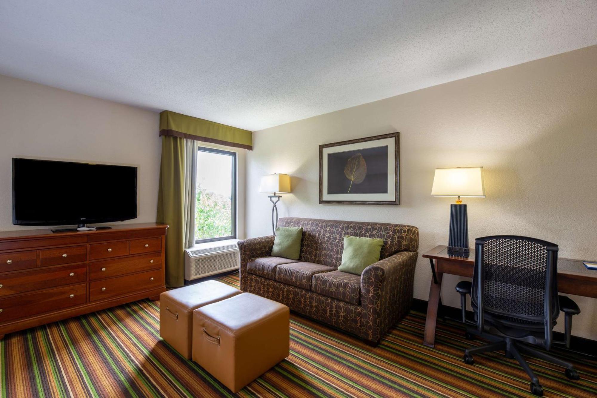 Hampton Hanes Mall 3* Winston-Salem