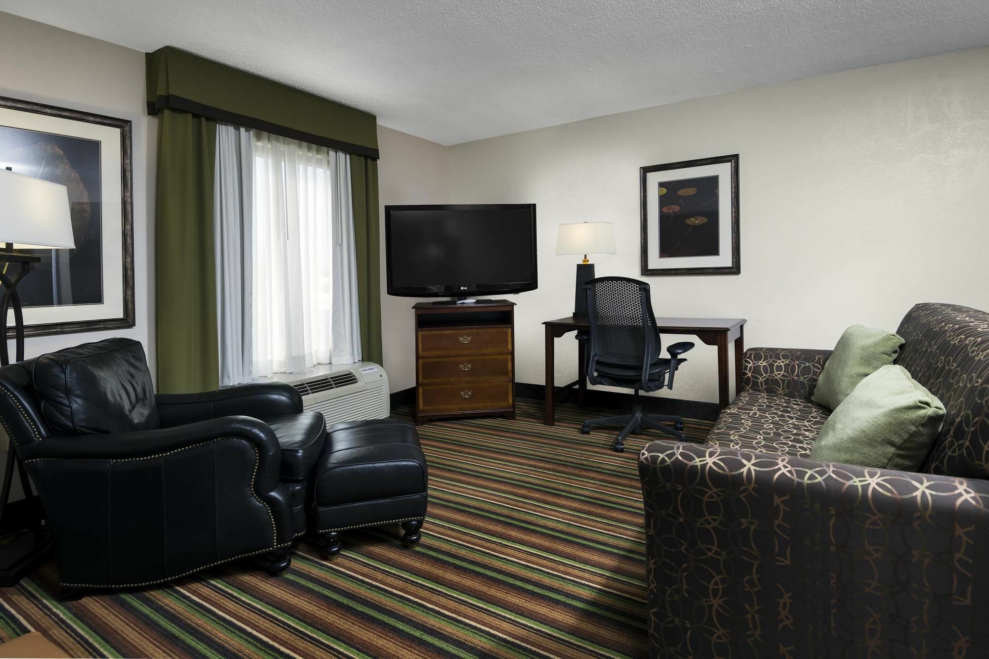 Hampton Hanes Mall 3* Winston-Salem