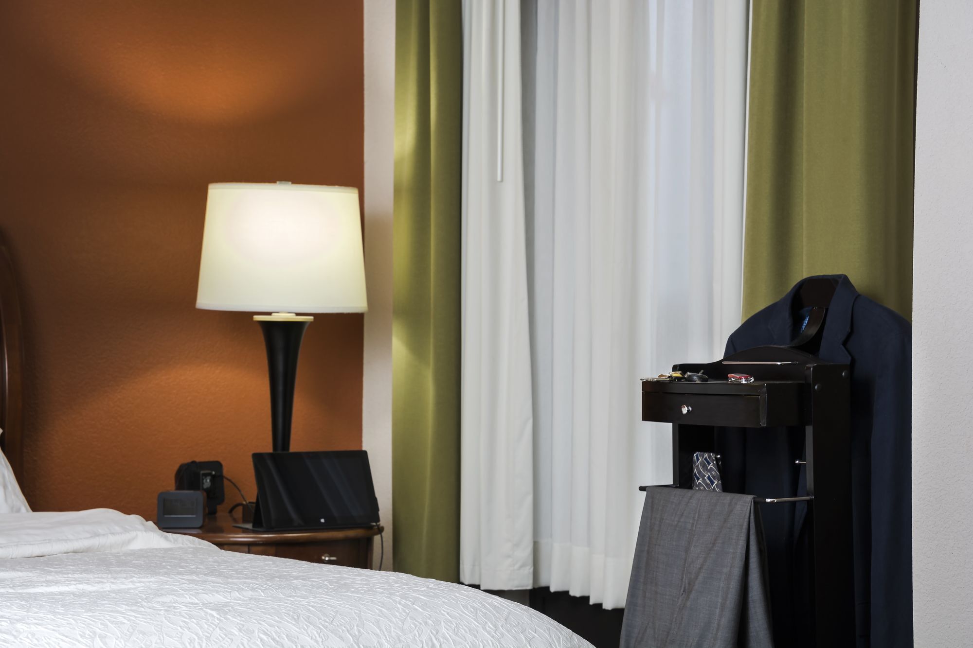 Hampton Hanes Mall Hotel